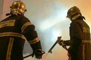 ΠΡΙΝ ΛΙΓΟ: Φωτιά σε κατάστημα που βρίσκεται σε ισόγειο πολυκατοικίας στο Κερατσίνι - Φωτογραφία 1
