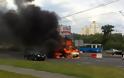 Έκρηξη φλεγόμενου αυτοκινήτου στη Μόσχα [Video]
