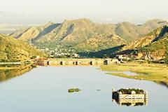 Jal Mahal: Το παλάτι που «βυθίστηκε» στη λίμνη!