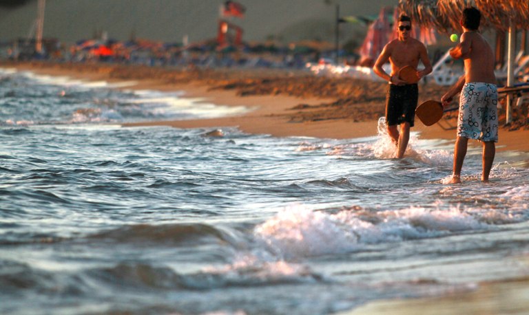 Το savoir vivre της πλαζ: τι να ΜΗΝ κάνεις στην παραλία! - Φωτογραφία 1