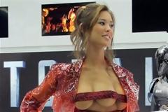 ΑΠΙΣΤΕΥΤΟ-ΔΕΙΤΕ: Η γυναίκα με τα 3 στήθη!!!