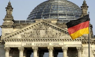 Spiegel: Πώς η Γερμανία αποδυνάμωσε το ευρώ - Φωτογραφία 1