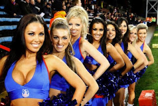 TOO SEXY ΓΙΑ... ΟΛΥΜΠΙΑΚΟΥΣ ΟΙ CHEERLEADERS ΤΗΣ ΚΡΙΣΤΑΛ ΠΑΛΑΣ! (VIDEOS & PHOTOS) - Φωτογραφία 2