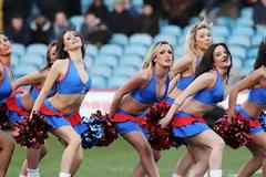 TOO SEXY ΓΙΑ... ΟΛΥΜΠΙΑΚΟΥΣ ΟΙ CHEERLEADERS ΤΗΣ ΚΡΙΣΤΑΛ ΠΑΛΑΣ! (VIDEOS & PHOTOS)