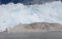 Παγόβουνο καταρρέει και προκαλεί τσουνάμι [video]