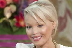 Η παρουσιάστρια με το καμμένο πρόσωπο μεταμορφώθηκε!