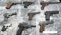 Εισαγωγές όπλων μέσω ταχυδρομείου...Κατηγορούνται και αναζητούνται τρεις ημεδαποί και 11 αλλοδαποί - Φωτογραφία 3