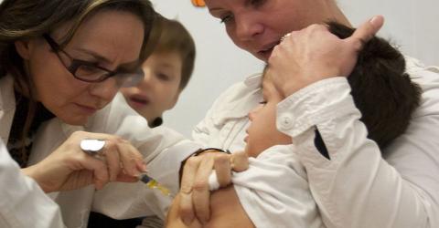 Δωρεάν εμβόλια σε παιδιά ανασφάλιστων και ανέργων - Φωτογραφία 1