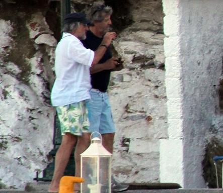 De Niro και Travolta στην Σκιάθο! [ΦΩΤΟ] - Φωτογραφία 3