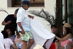 De Niro και Travolta στην Σκιάθο! [ΦΩΤΟ]