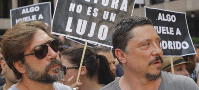 Ο Χαβιέ Μπαρδέμ διαδήλωσε στους δρόμους της Μαδρίτης ενάντια στη λιτότητα - Φωτογραφία 1