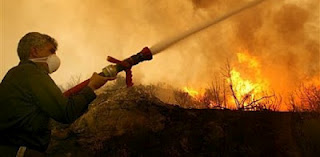 Τραυματίστηκε σε πυρκαγιά ο υποδιοικητής της Πυροσβεστικής Καλαμπάκας - Φωτογραφία 1
