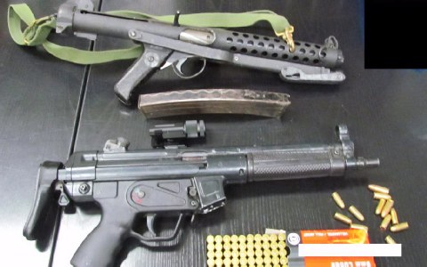 Συνελήφθησαν δύο έμποροι όπλων - Φωτογραφία 1