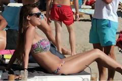 ΔΕΙΤΕ: Τα καλύτερα κορμιά της Ελληνικής showbiz με τα μπικίνι τους...