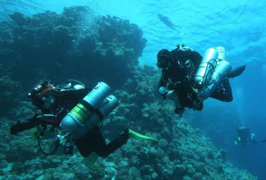 Η καταραμένη τοποθεσία καταδύσεων Blue Hole - Φωτογραφία 5