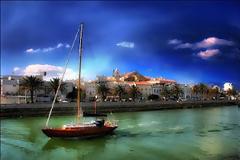 ΑΥΤΟ ΕΙΝΑΙ ΤΟ ΦΑΡΟ ΠΟΥ ΘΑ ΦΙΛΟΞΕΝΗΣΕΙ ΤΟΝ ΘΡΥΛΟ! (VIDEOS & PHOTOS)