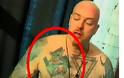 Τραγουδιστής της όπερας κόπηκε από φεστιβάλ γιατί είχε tattoo με σβάστικα - Φωτογραφία 2