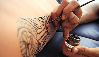 Κάθε χρόνο τα τατουάζ από μαύρη χέννα προκαλούν σοβαρές βλάβες στην υγεία - Φωτογραφία 1