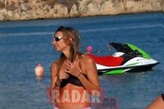 ΦΑΝΗ ΧΑΛΚΙΑ Με έξαλλο μαγιό στην παραλία, θα πάθεις..!