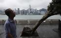 Το Χονγκ Κονγκ χτυπήθηκε από ισχυρό τυφώνα