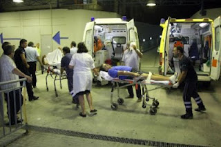 Στο Βενιζέλειο νοσοκομείο οι τραυματίες - Φωτογραφία 1