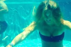 ΔΕΙΤΕ: Oι υποβρύχιες πόζες της Bar Rafaeli!