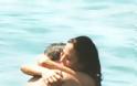Δ. Ματσούκα: Καυτά φιλιά με το νέο της σύντροφο στην παραλία! - Φωτογραφία 5