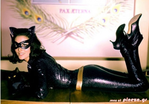 ΔΕΙΤΕ: Οι πιο καυτές φωτογραφίες της CatWoman! - Φωτογραφία 13