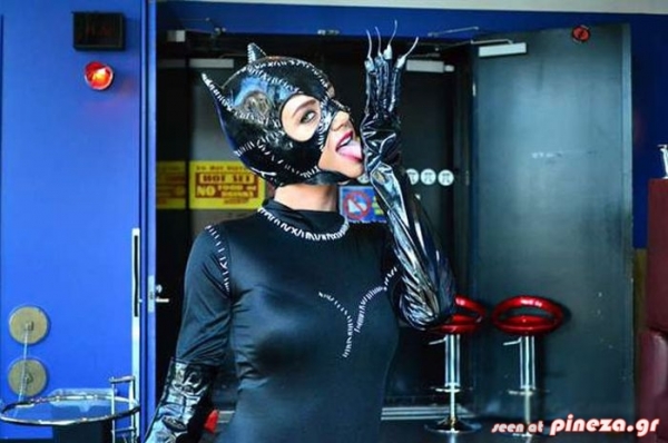 ΔΕΙΤΕ: Οι πιο καυτές φωτογραφίες της CatWoman! - Φωτογραφία 16