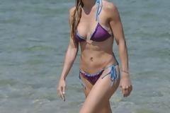 Σε ποια επώνυμη ανήκει αυτό το φιδίσιο κορμί;