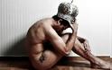 Ιεράρχες: Σοκάρει η γυμνή φωτογράφηση ηθοποιού με Μίτρα στο κεφάλι - Φωτογραφία 1