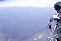 VIDEO: Πήδηξε στο κενό από τα 29.000 μέτρα