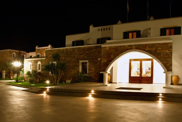 ΜΟΝΑΔΙΚΗ ΠΡΟΣΦΟΡΑ για τους αναγνώστες του tromaktiko! Εξασφαλίσαμε για εσάς 10+10 δίκλινα δωμάτια στο Naxos Resort σε μοναδική τιμή! - Φωτογραφία 3