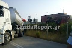 Δείτε φώτο από το τροχαίο με το βυτιοφόρο στην εθνική οδό