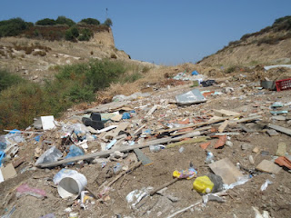 Άγνωστοι βεβήλωσαν σύμβολο του περιβαλλοντικού αγώνα στην Ιερισσό - Φωτογραφία 1