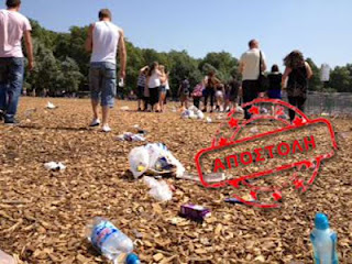 Οι Λονδρέζοι υποδέχονται τους Ολυμπιακούς μέσα στα σκουπίδια - Φωτογραφία 1