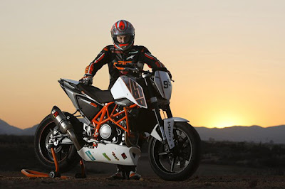 KTM: Ρεκόρ πωλήσεων το πρώτο μισό του 2012 - Πωλήσεις μοτοσυκλετών 50,233 (+36%) - Φωτογραφία 1