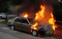 Δραπετσώνα: Αυτοκίνητο τυλίχτηκε στις φλόγες