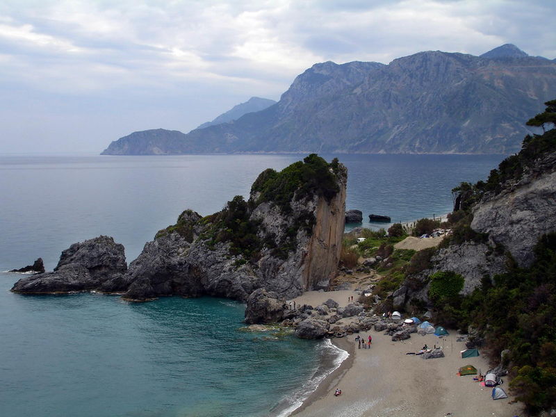 ΔΕΙΤΕ: Οι πιο διάσημες παραλίες γυμνιστών στην Ελλάδα - Φωτογραφία 2