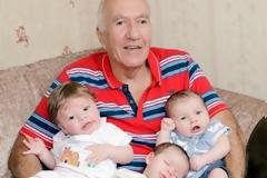 Γεννήθηκαν 3 γενιές μέσα σε 3 μήνες - Γέννησε η γυναίκα του, η κόρη του και η εγγονή του!