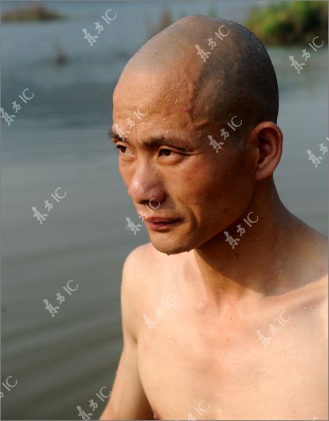 ΔΕΙΤΕ: Πώς οι μοναχοί Shaolin περπατούν στο νερό;;; - Φωτογραφία 10
