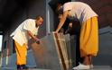 ΔΕΙΤΕ: Πώς οι μοναχοί Shaolin περπατούν στο νερό;;; - Φωτογραφία 2