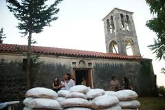 Λειτουργήθηκε ναός σε χωριό ερειπωμένο από τα χρόνια της Κατοχής!