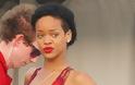 Δεν σταματά να προκαλεί η Rihanna! - Φωτογραφία 9