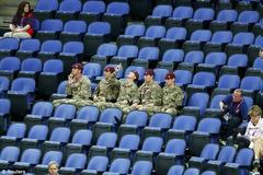 Άδειες οι εξέδρες στους Ολυμπιακούς του Λονδίνου - έκαναν τους φαντάρους κομπάρσους! [ΦΩΤΟ]