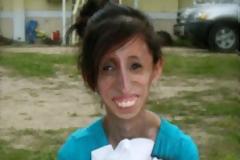 21χρονη πρέπει να τρώει 60 γεύματα ημερησίως (Photos)