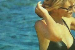 ΔΕΙΤΕ: H Εύα Καϊλή με μπικίνι στη Μύκονο