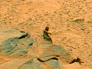 ΔΕΙΤΕ: Εντοπίστηκε γυναικεία μορφή στον Άρη - Φωτογραφία 1