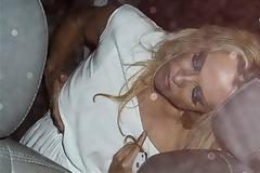 ΔΕΙΤΕ: Λιώμα στο ποτό η Pamela Anderson!