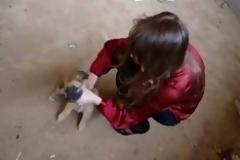 Μοντέλο σκοτώνει κουτάβι σε φωτογράφιση!